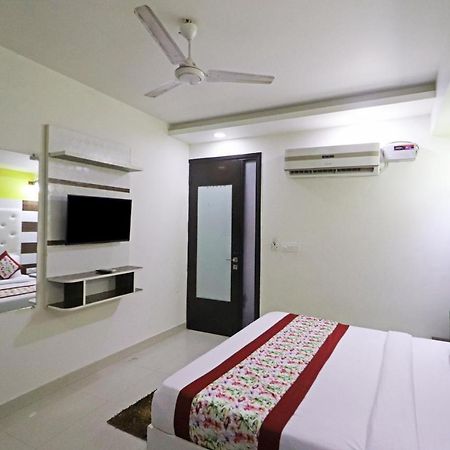 Hotel Inn Suites - Delhi Airport Neu-Delhi Exterior foto